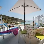 Le Sirene Апарт-отель 3*